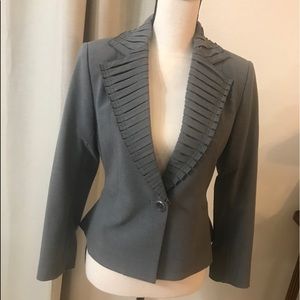 Elegant Gray Pleated Lapel Jacket.